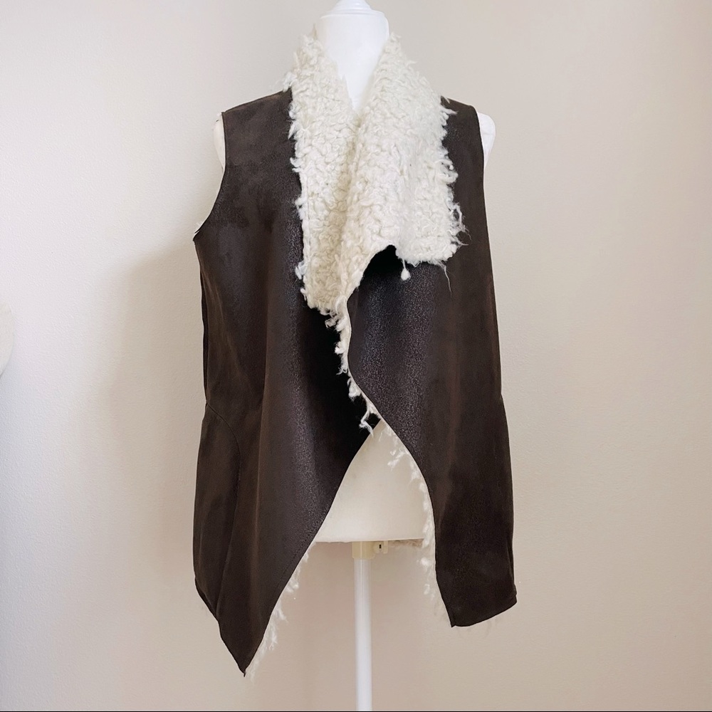 🌹 Aeropostale Faux Suede Vest
